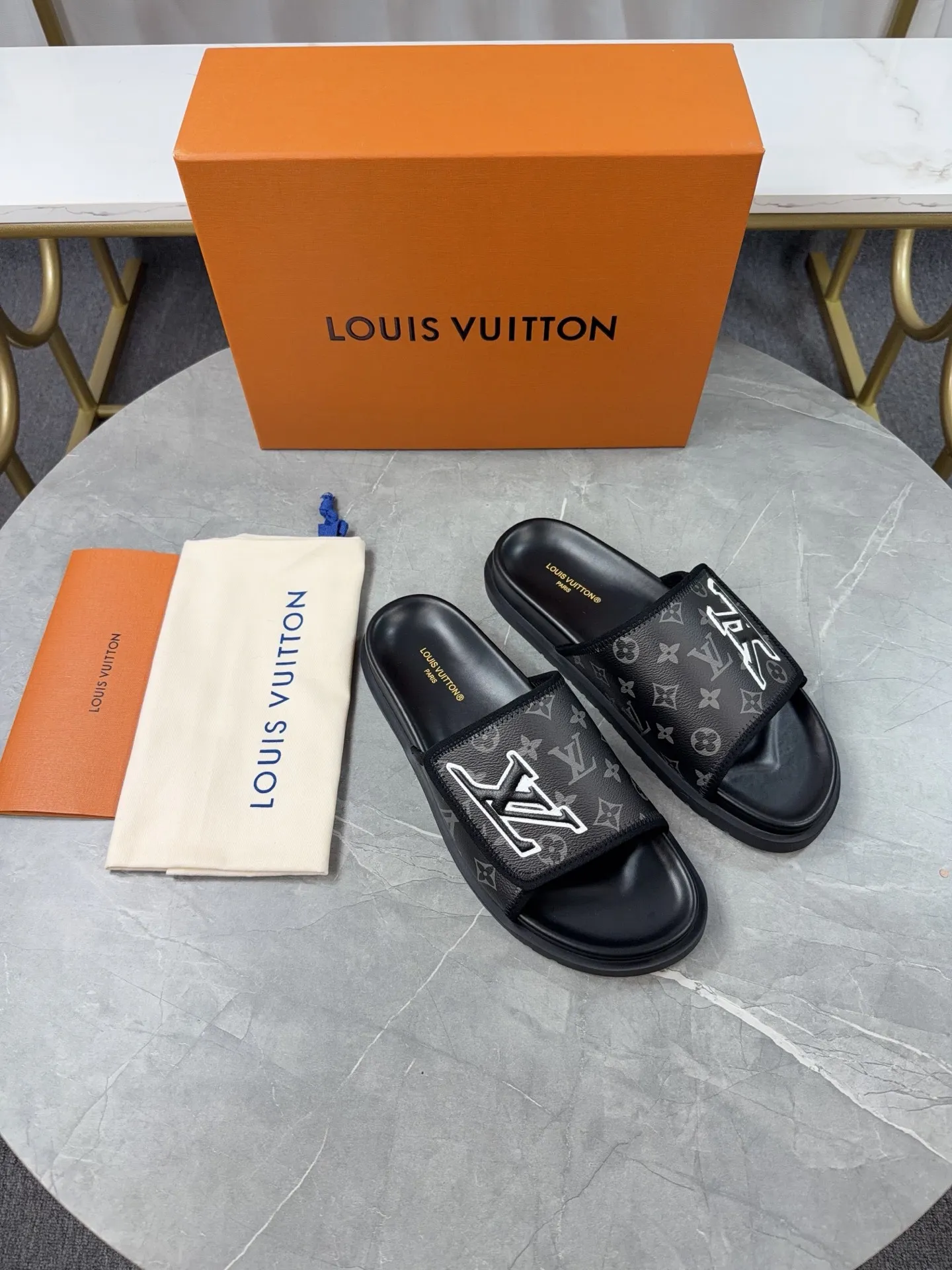 Men's Men's Shoes 💰380💰 🌈LV | Louis Vuitton ²⁰²³ 𝐬𝐬 🧡💚2025 Spring and Summer New Style Top Version‼ ️The original version is the same. The counter specializes in the latest straw slippers. Hard goods are new🆕 ❥Purchase level! Full of high-end feel! A popular model among bloggers at home and abroad, it’s retro and fashionable, and looks stunning on your feet! Mainly recommended models on the official website★ ━━━━━ ЅᏇєєt ━━━━━ ▪️Upper: original customized cowhide fabric ▪️Inner: cow lining ▪️Outsole: high-end rubber outsole ▪️Shoe size: 35-47 (46-47 customization is not returnable)